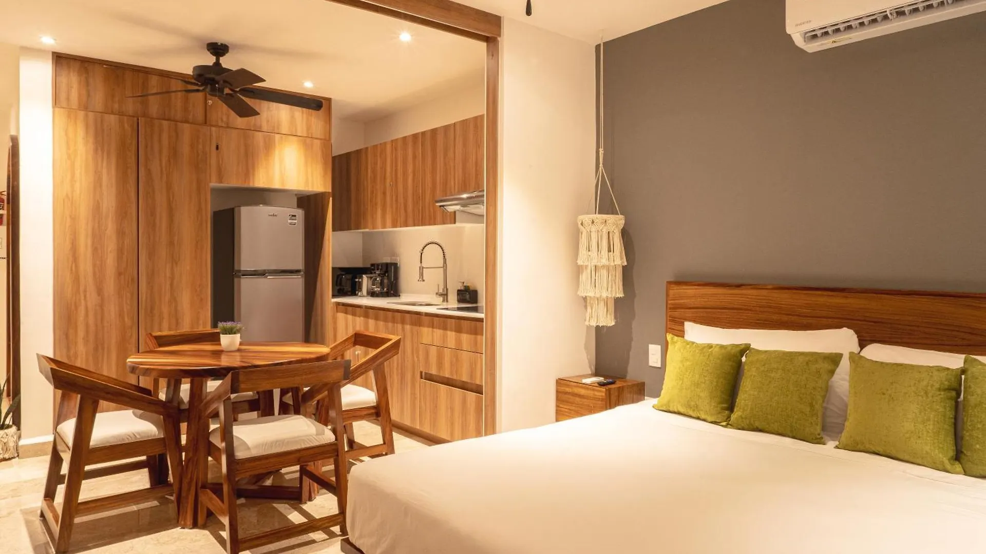 Modern Tulum Apt Sleeps 2